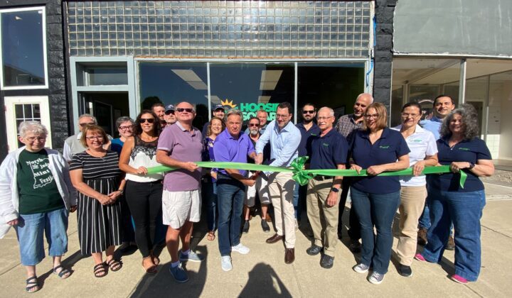Hoosier Solar Celebrates Opening of Knox Office